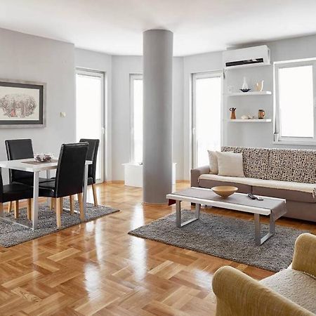 Bright Apartment Near City Center Σκόπια Εξωτερικό φωτογραφία